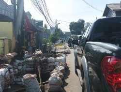 Pemasangan Pipa Air Bersih di Halim Perdanakusuma Sebabkan Kemacetan, Warga Diminta Bersabar